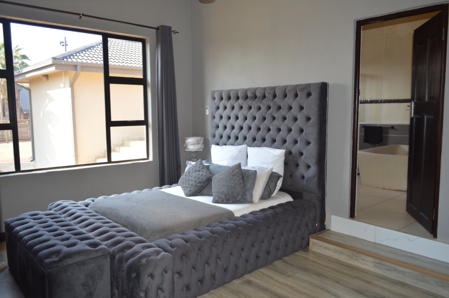 4 Bedroom Property for Sale in Wilkoppies North West